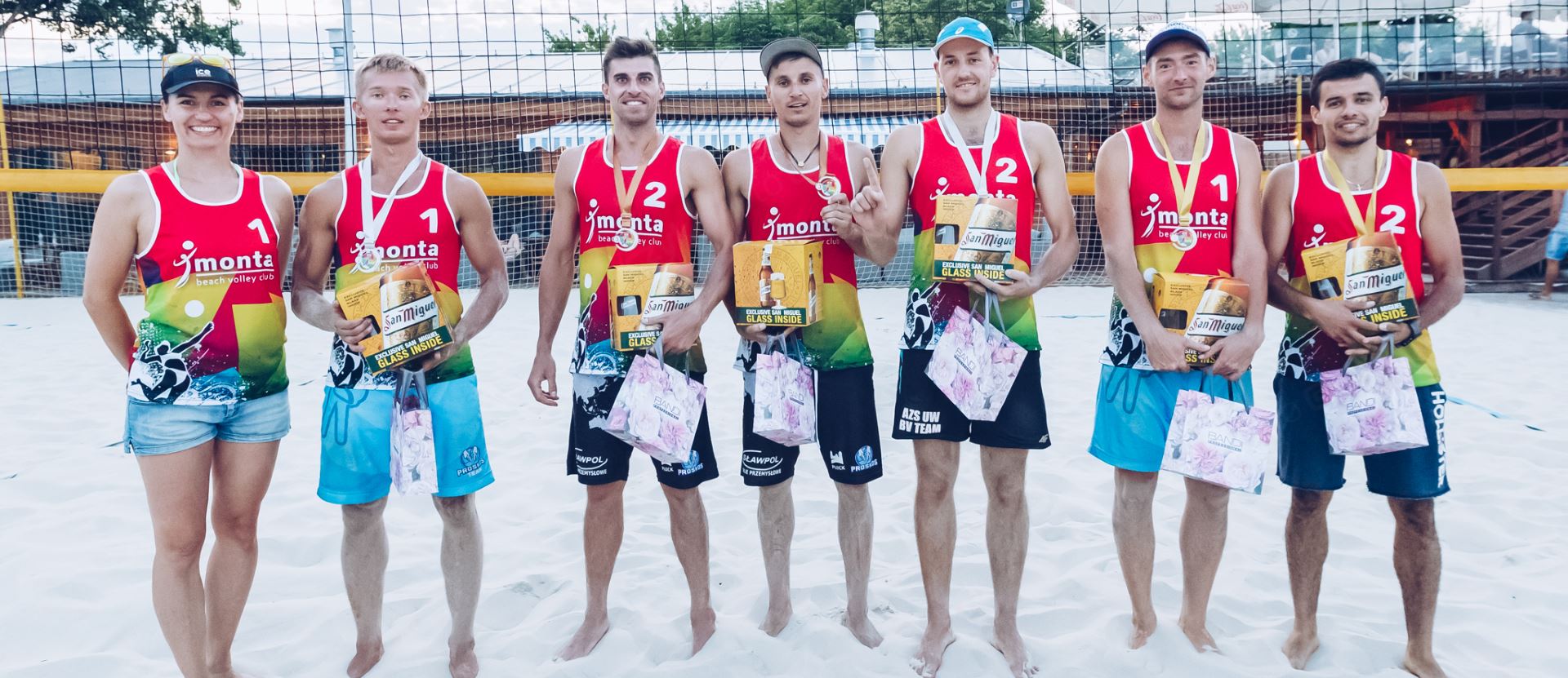 Kinga Pakuła/Dominika Balcerowicz oraz Bartek Lewicki/Tomasz Maziarek na podium II turnieju ICE-WATCH Beach Volleyball Cup